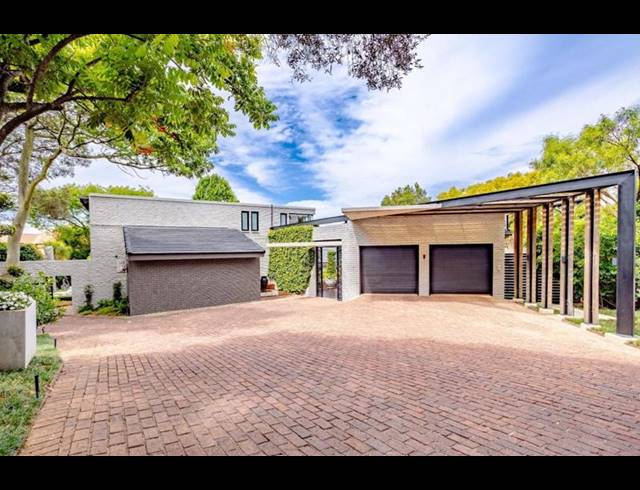 4 BEDROOM HOUSE FOR SALE IN WATERKLOOF RIDGE